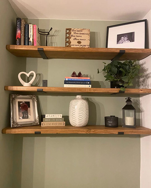 floating shelve as small apartment decor ideas